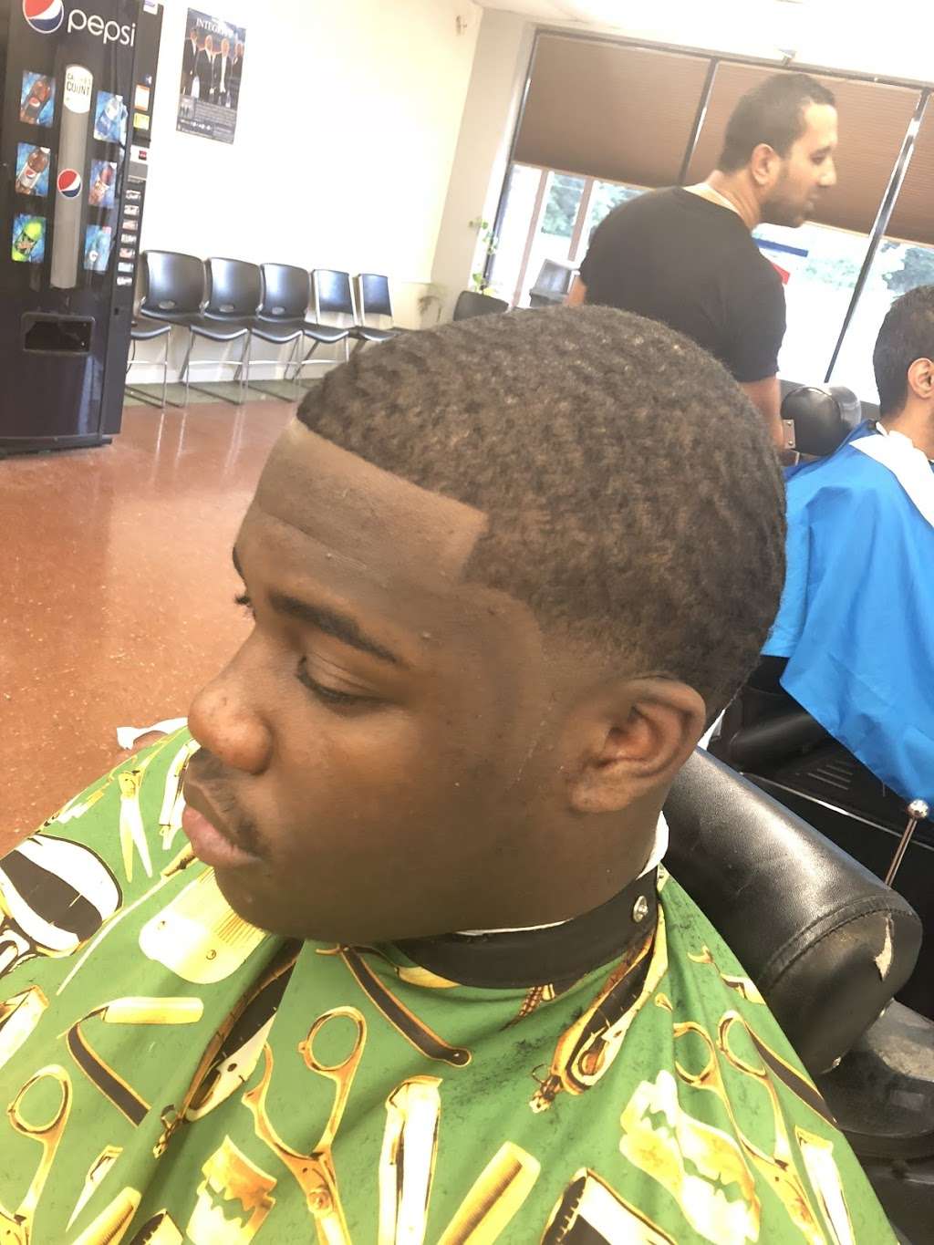 H & J Barber shop | 15 Salem Village Square, Newark, DE 19713, USA | Phone: (302) 455-0822