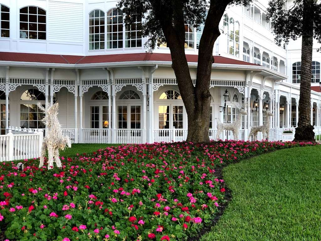 The Villas at Disneys Grand Floridian Resort & Spa | 4401 Floridian Way, Orlando, FL 32830, USA | Phone: (407) 824-3000