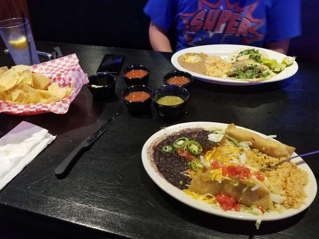 Amigos Grill & Cantina | 2737 S 47th St, Kansas City, KS 66106, USA | Phone: (913) 722-9800