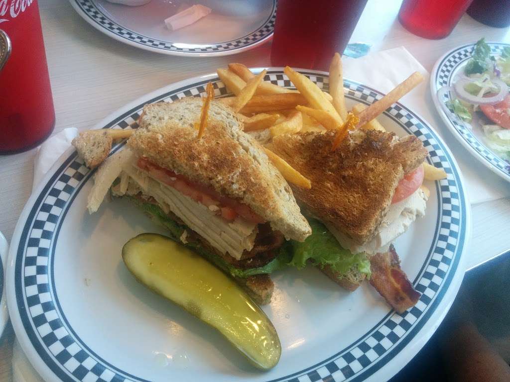 Darien Diner | 275 Post Rd, Darien, CT 06820, USA | Phone: (203) 655-3181