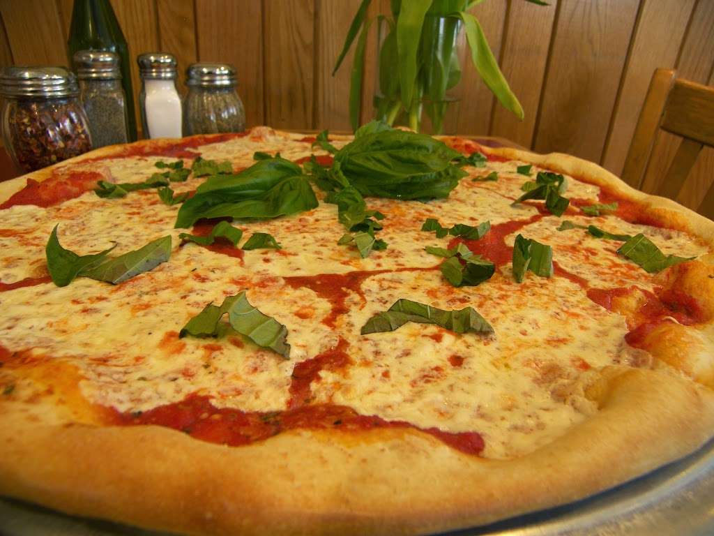 Pizza Station | 88 S Greeley Ave, Chappaqua, NY 10514, USA | Phone: (914) 238-1400