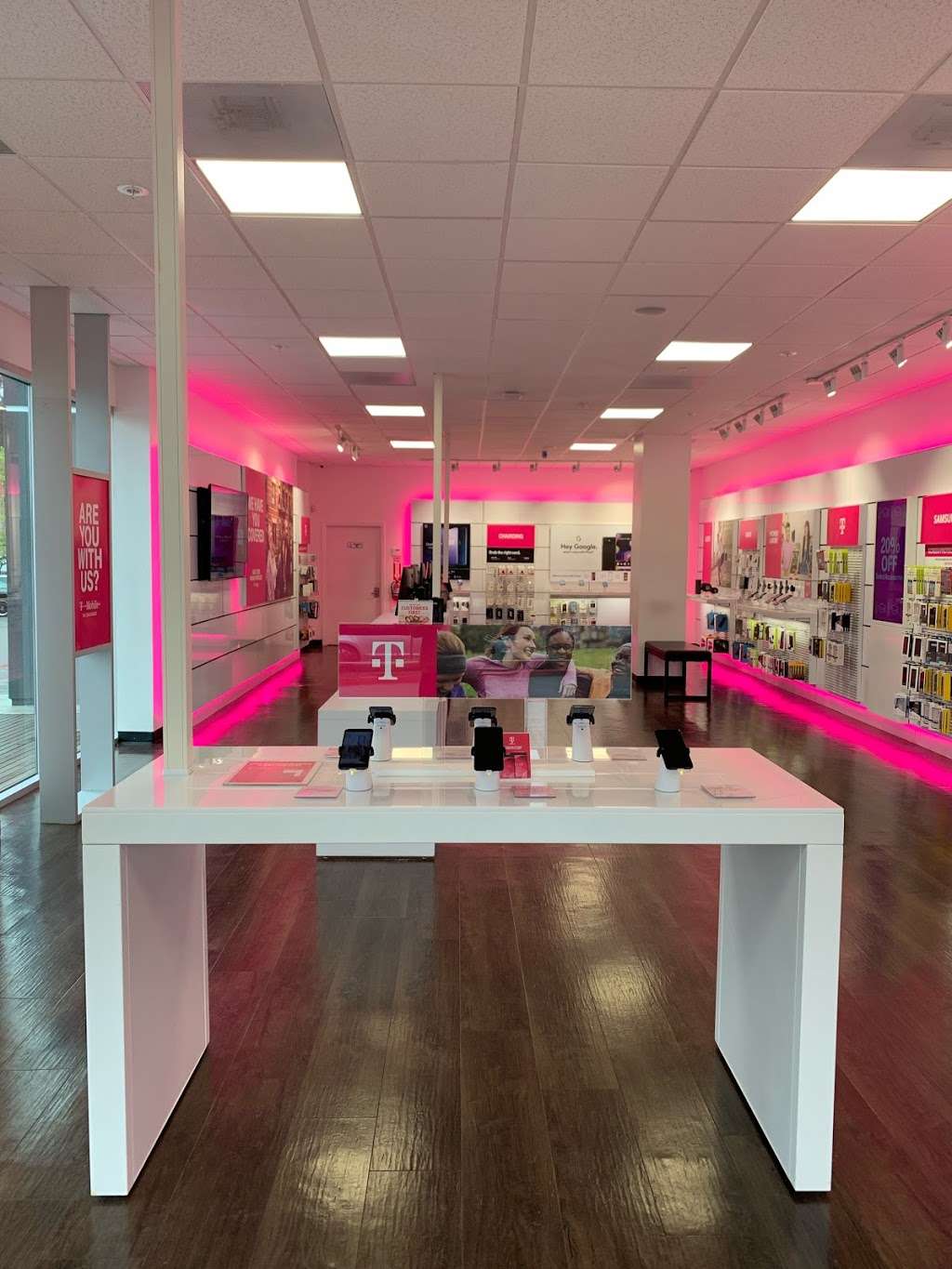 T-Mobile | 8801-8879 Villa La Jolla Dr, La Jolla, CA 92037 | Phone: (858) 200-2110