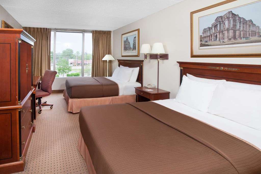 Howard Johnson by Wyndham Addison OHare Airport | 600 Lake Street, Addison, IL 60101, USA | Phone: (630) 313-2921