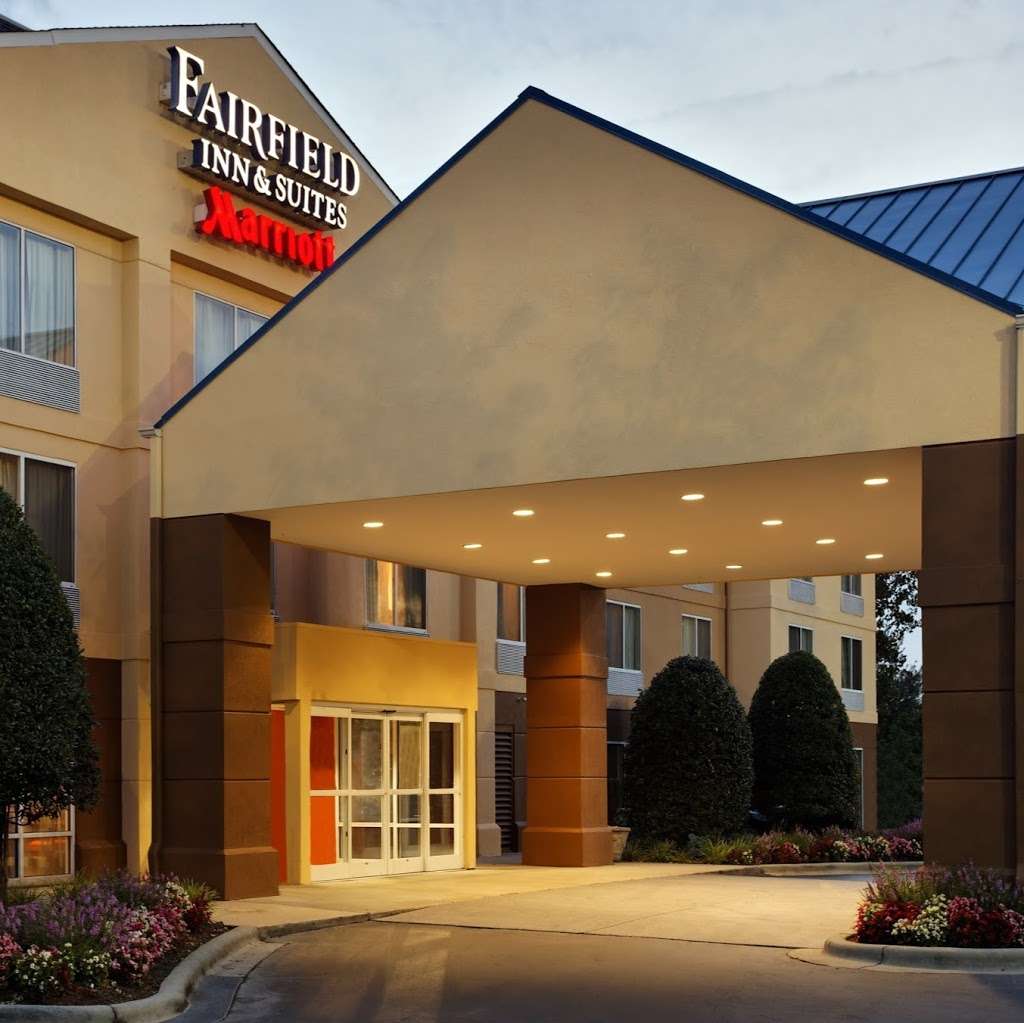 Fairfield Inn & Suites by Marriott Charlotte Arrowood | 7920 Arrowridge Blvd, Charlotte, NC 28273, USA | Phone: (704) 319-5100