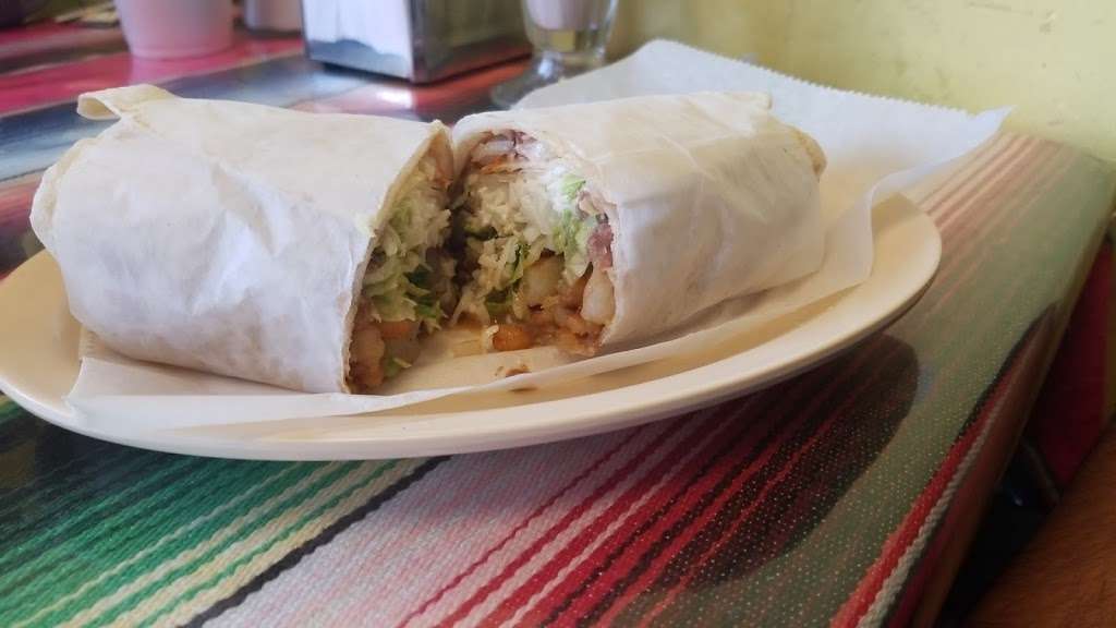 El Canelo | 700 Burnham Ave, Calumet City, IL 60409 | Phone: (708) 933-7292