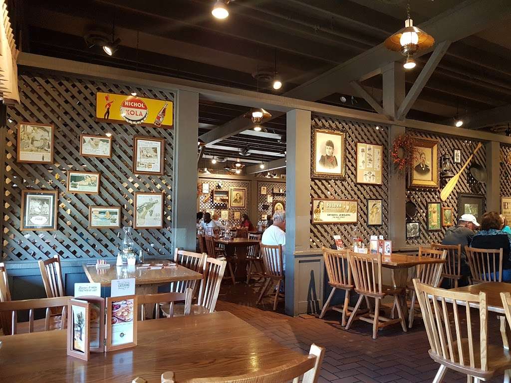 Cracker Barrel Old Country Store | 4984 S Kay Bee Dr, Gas City, IN 46933, USA | Phone: (765) 998-7790