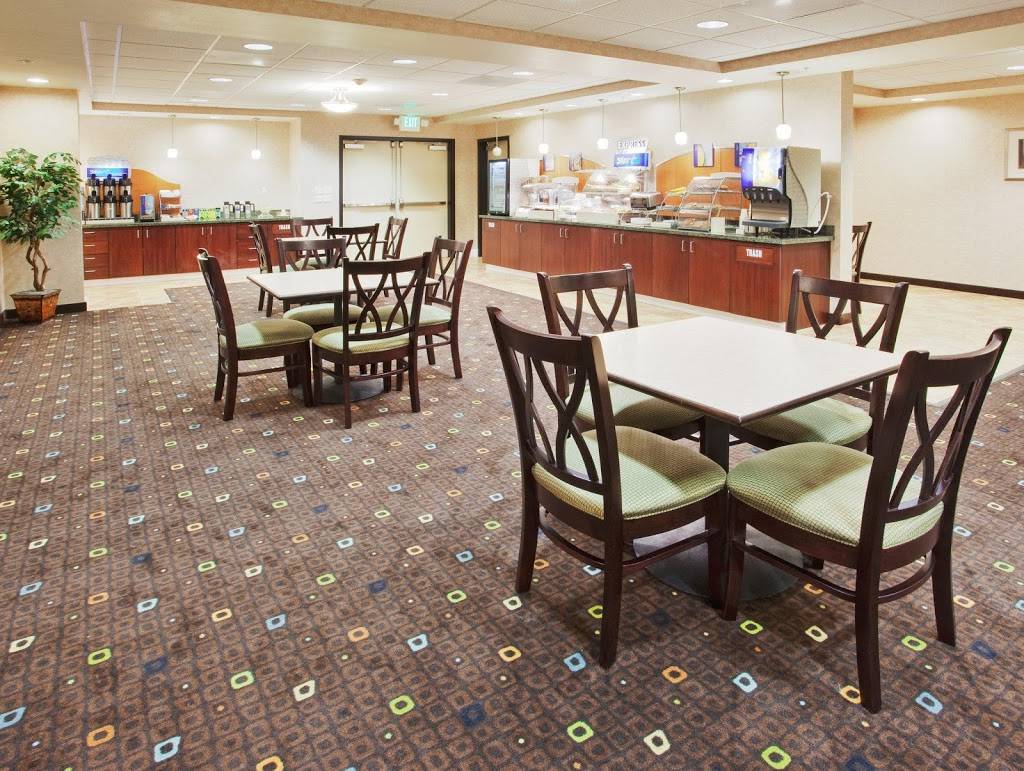 Holiday Inn Express Lodi | 1341 E Kettleman Ln, Lodi, CA 95240 | Phone: (209) 210-0150