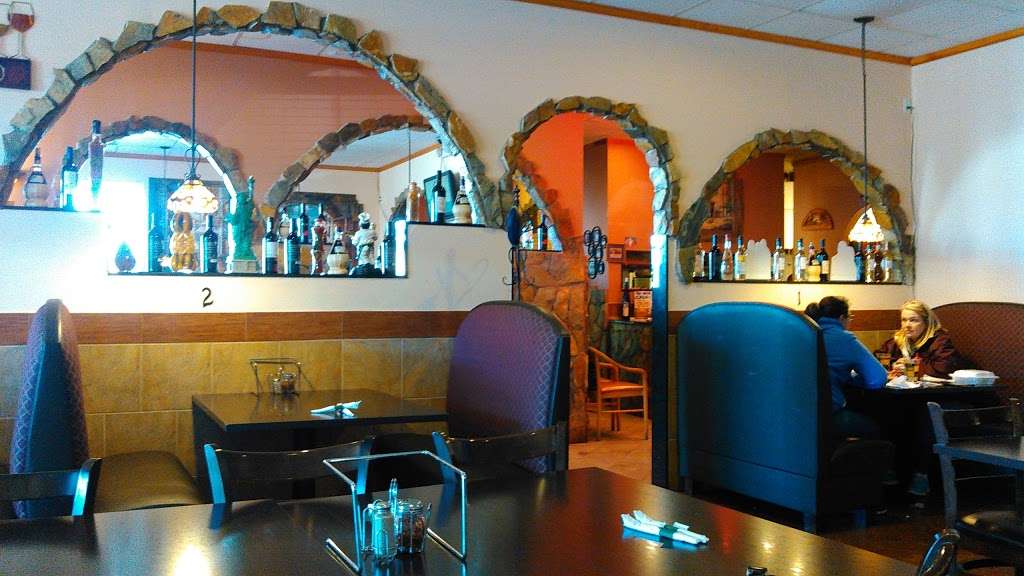 Annas Italian Restaurant | 150 Old Fair Grounds Way, Kilmarnock, VA 22482, USA | Phone: (804) 435-8960