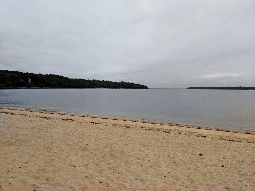 Laurel Hollow Village Beach | Syosset, NY 11791, USA