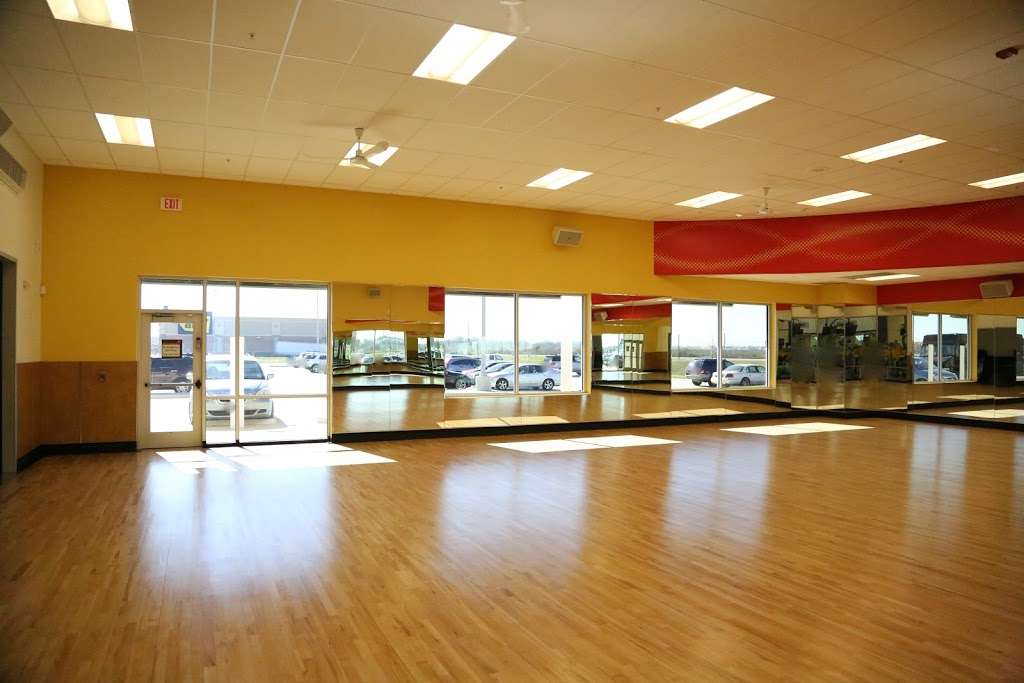 24 Hour Fitness Super Sport Club | 5270 West Grand Parkway South, Richmond, TX 77406, USA | Phone: (832) 586-7129