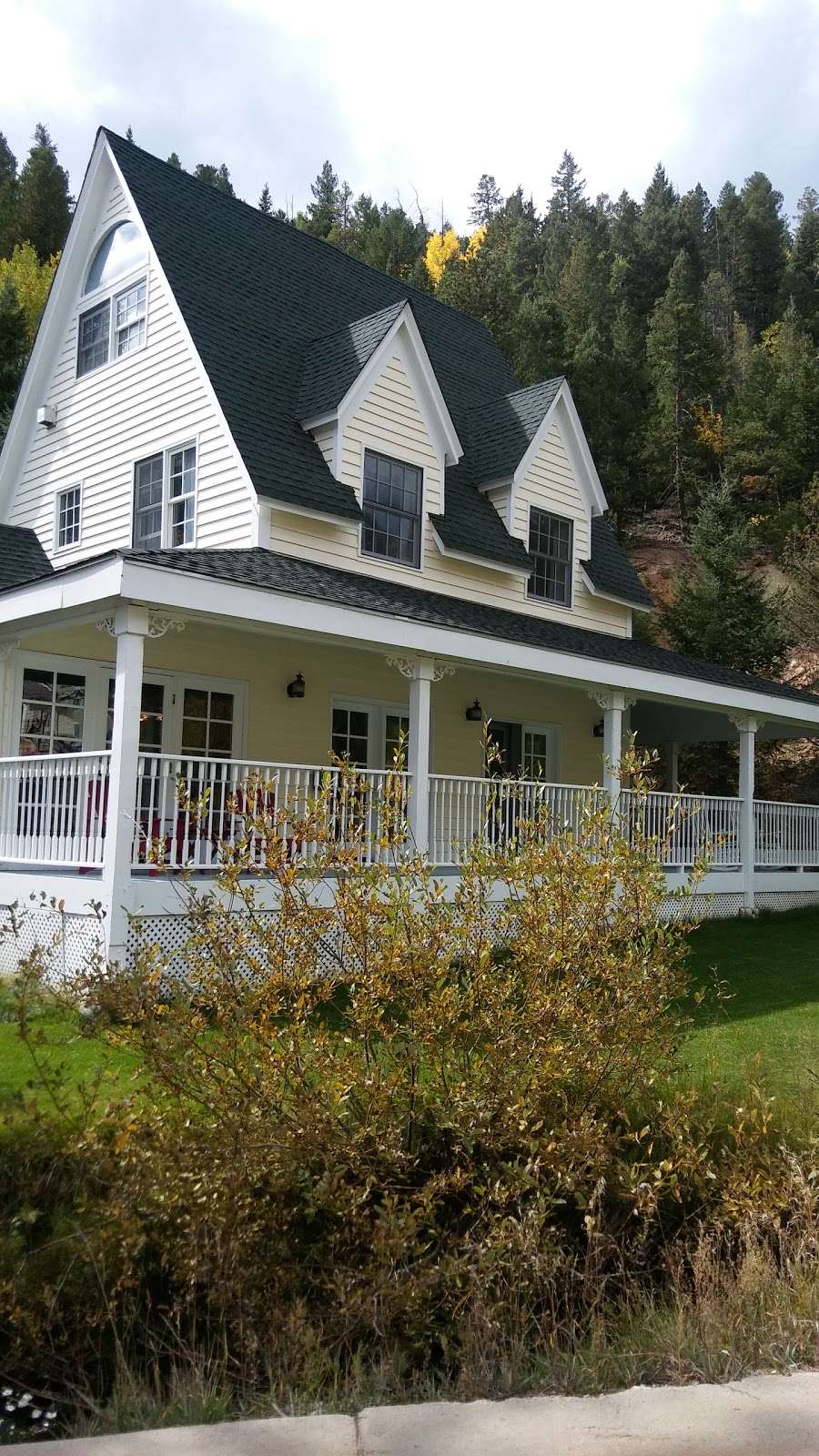 Chase Creek Bed & Breakfast | 250 Chase St, Black Hawk, CO 80422, USA | Phone: (303) 503-0460