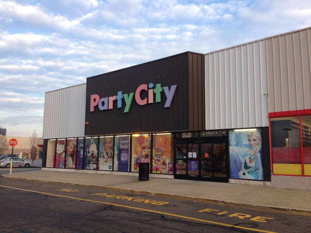 Party City | 733 NJ-440, Jersey City, NJ 07304, USA | Phone: (201) 432-7400