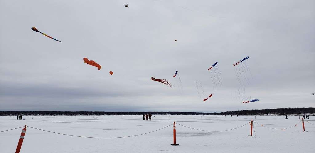 Sky Circus on Ice at Lake Lawn Resort | 2400 Geneva St, Delavan, WI 53115, USA | Phone: (800) 624-0052