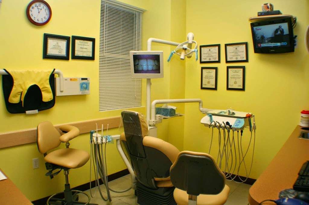 Bright White Dental of Fresh Meadows | 187-06 Union Tpke, Fresh Meadows, NY 11366, USA | Phone: (718) 736-0123