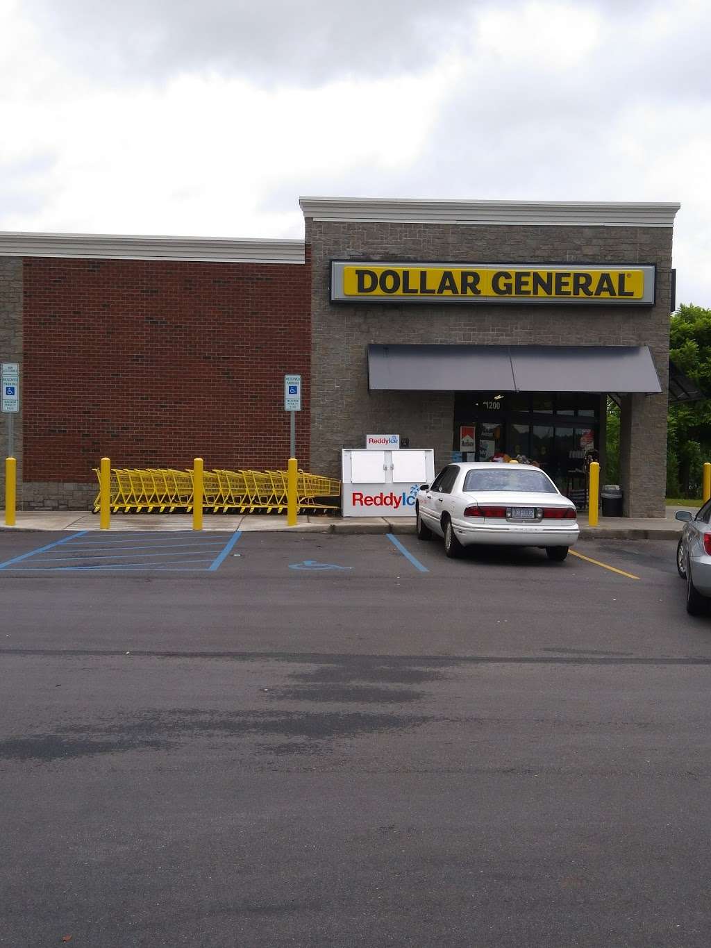 Dollar General | 1200 1st St W, Hickory, NC 28601, USA | Phone: (704) 413-1070