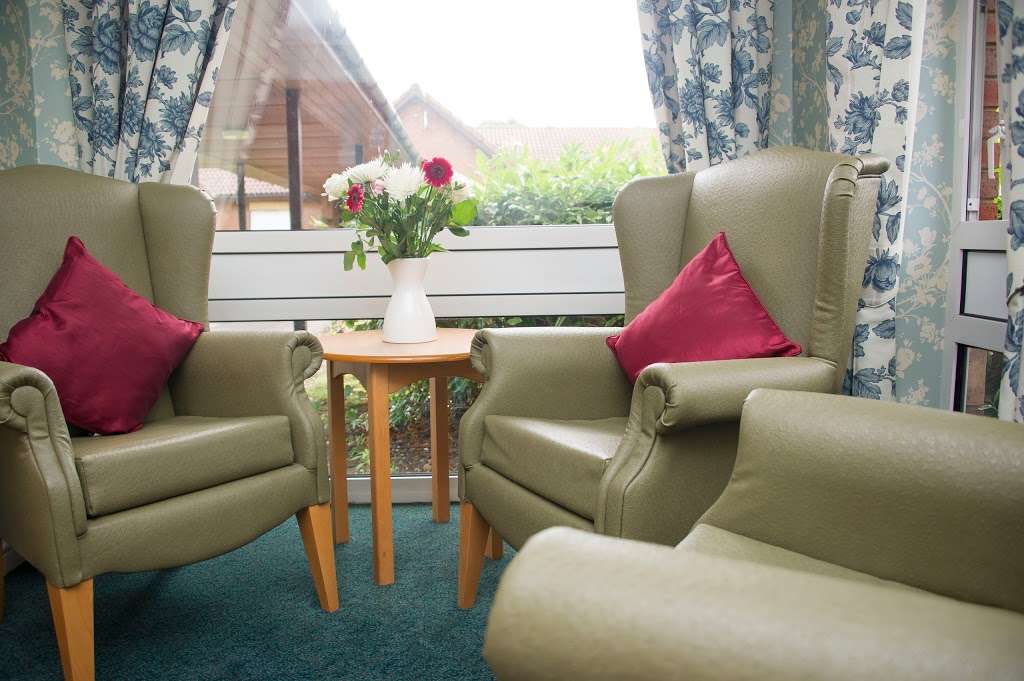 Priory Mews Care Home | Watling St, Dartford DA2 6EG, UK | Phone: 0333 321 4715