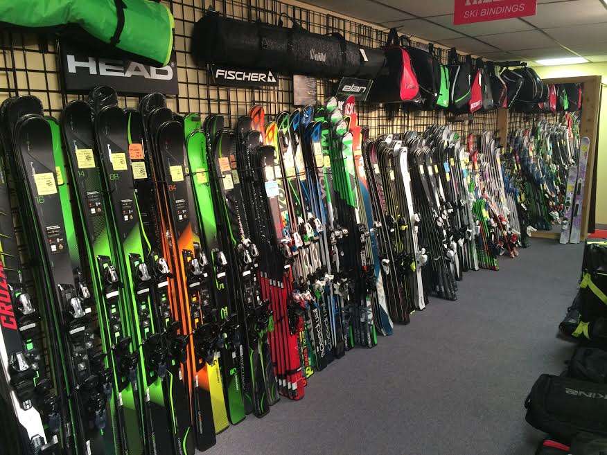 Winter Globe Sports | 6152 W Belmont Ave, Chicago, IL 60634, USA | Phone: (773) 736-0900