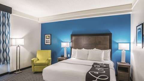 La Quinta Inn & Suites by Wyndham Phoenix Chandler | 15241 S 50th St, Phoenix, AZ 85044, USA | Phone: (480) 961-7700