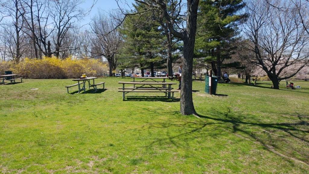 Hudson Park & Beach | 1 Hudson Park Rd, New Rochelle, NY 10801, USA | Phone: (914) 654-2000