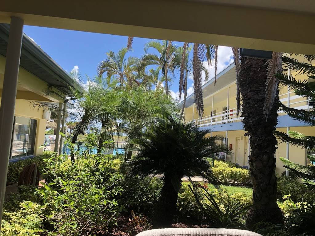 Arvilla Resort Motel | 11580 Gulf Blvd, Treasure Island, FL 33706 | Phone: (727) 360-0598