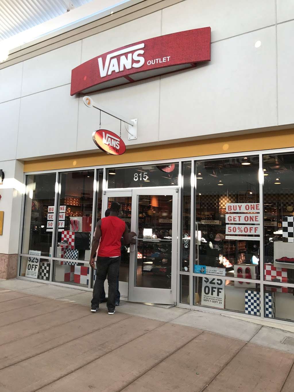 vans outlet stores locations