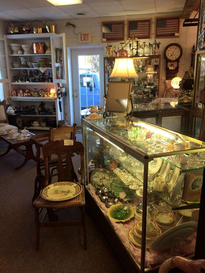 Solid Brass Fine Antiques | 5509 Broadway Rd, Richmond, IL 60071 | Phone: (815) 678-4411