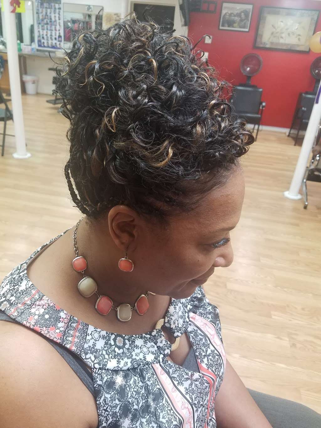 Kadis Hair Gallery 2 | 14849 Build America Dr, Woodbridge, VA 22191 | Phone: (571) 491-9196