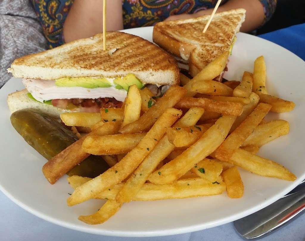 Boathouse on the Bay | 190 N Marina Dr, Long Beach, CA 90803, USA | Phone: (562) 493-1100