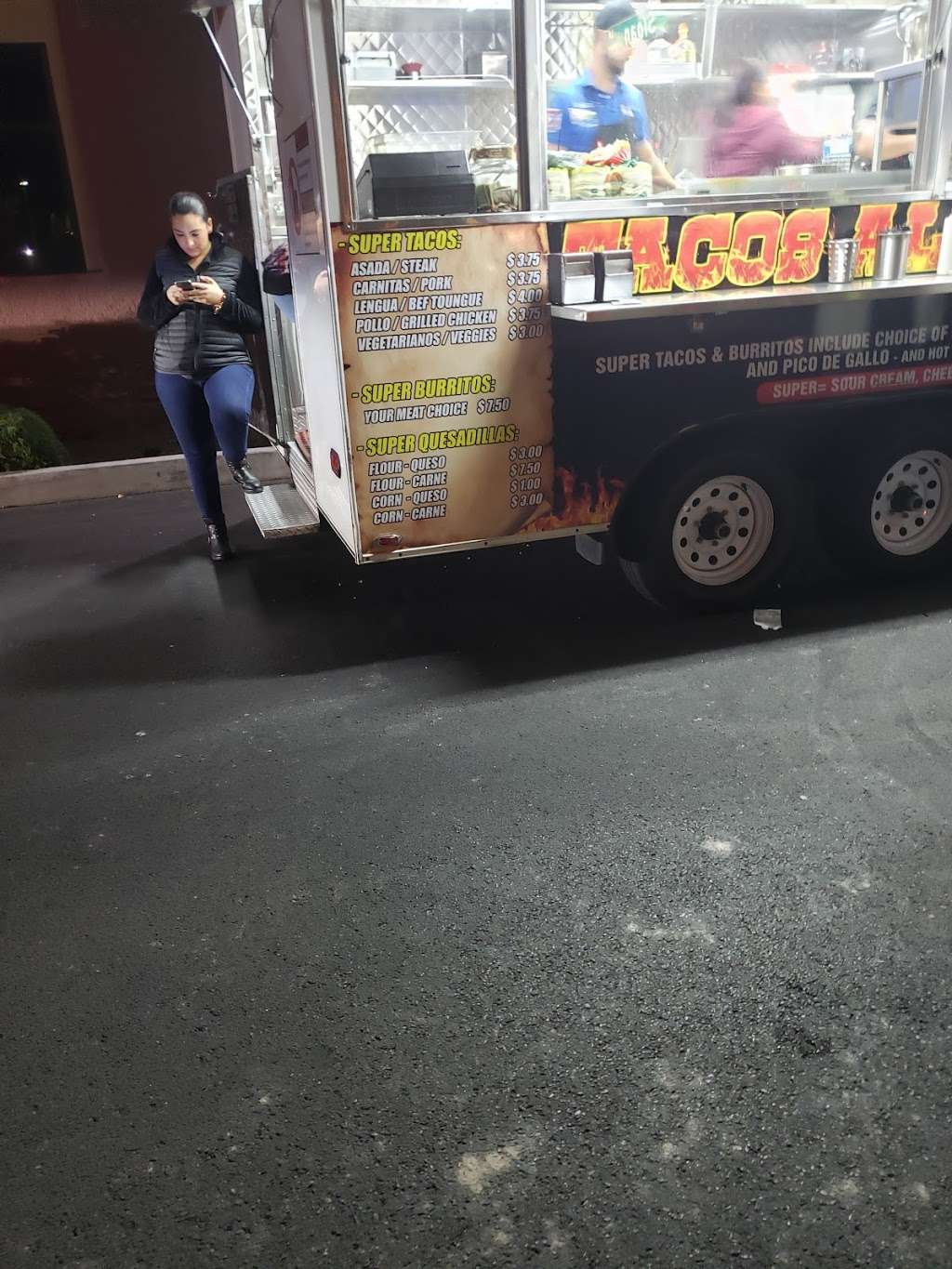 Tacos Al Carbon Mexican Food Truck | 5801-5827 E Sahara Ave, Las Vegas, NV 89142 | Phone: (702) 813-9611