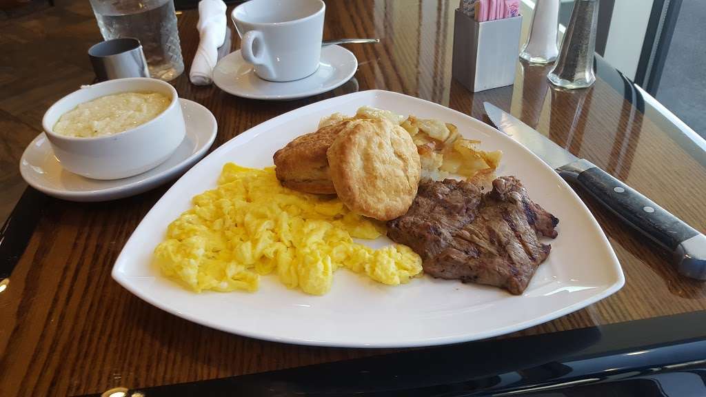 The Grille at Runways | 18421 Henson Blvd, Hagerstown, MD 21742, USA | Phone: (240) 707-6466