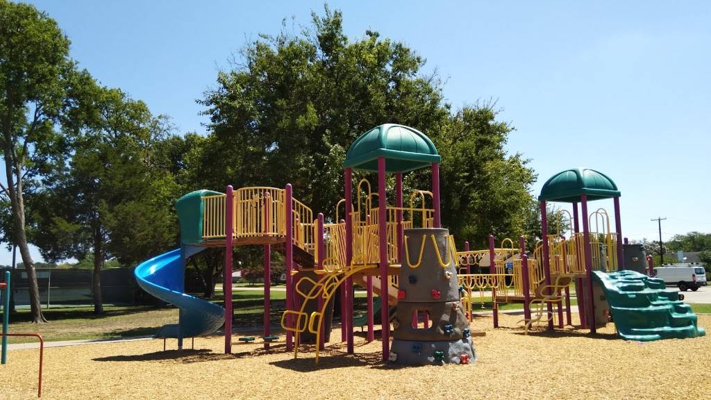 Huffhines Park | 300 N Plano Rd, Richardson, TX 75081, USA | Phone: (972) 744-4100