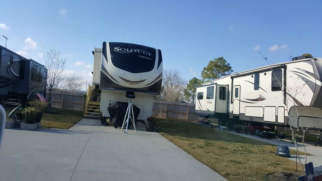 Pearwood RV Park | 17549 CR 127 Texas, Pearland, TX 77581 | Phone: (409) 978-3251