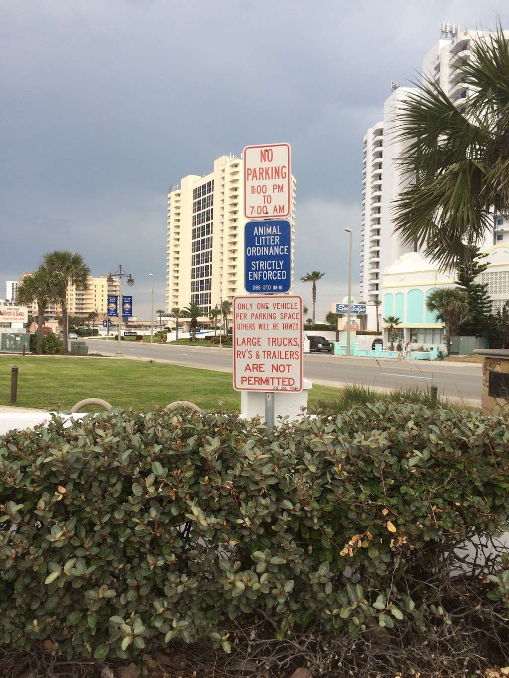 Off Beach Parking | 2608S S Atlantic Ave, Daytona Beach Shores, FL 32118