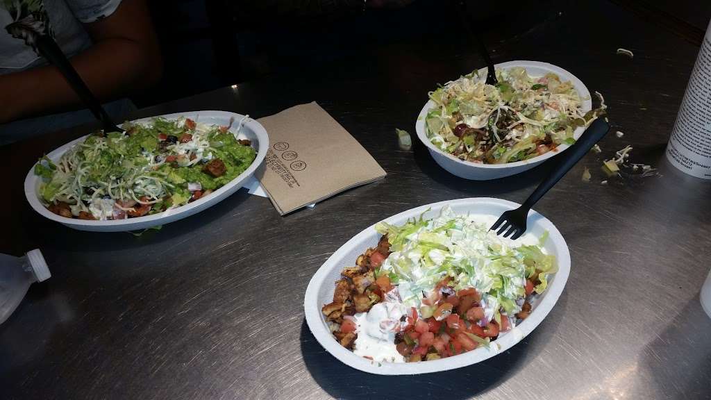 Chipotle Mexican Grill | 250 Lehigh Valley Mall, Whitehall, PA 18052 | Phone: (610) 465-9526