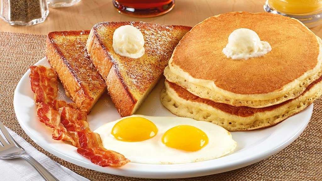 Dennys | 3231 E 181st Ave, Hebron, IN 46341 | Phone: (219) 696-1701