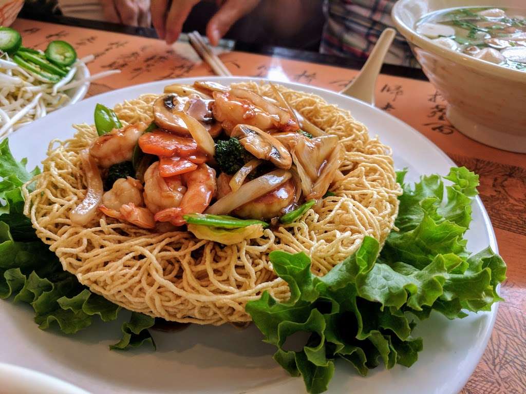 Pho Kitchen | 2614 Ridge Pike, Norristown, PA 19403, USA | Phone: (484) 965-9199