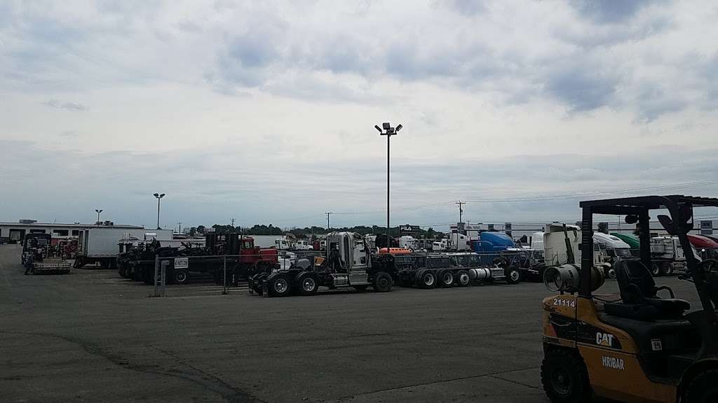 Thomas Hribar Truck & Equipment Co | 1821 SE Frontage Rd, Mt Pleasant, WI 53177, USA | Phone: (262) 835-4088