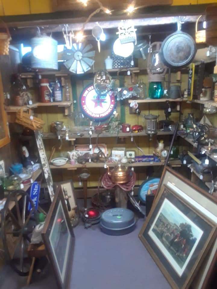 Rust N Found Antiques & Collectibles | 180 W Main St, Hancock, MD 21750, USA | Phone: (240) 291-1099