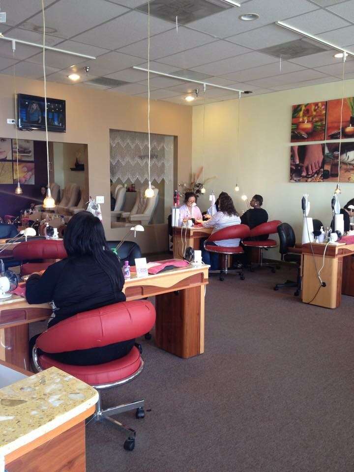 L C Spa & Nail | 531 E Roosevelt Rd, Lombard, IL 60148, USA | Phone: (630) 678-0818