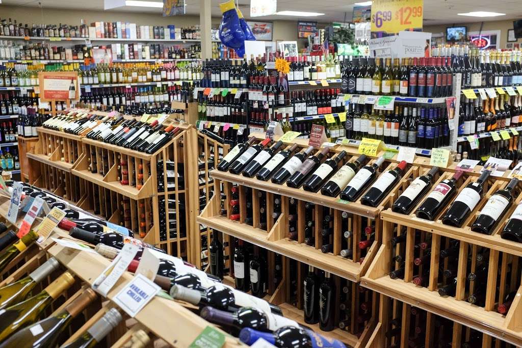 Plympton Convenience & Liquors | 286 Main St, Plympton, MA 02367, USA | Phone: (781) 585-2008