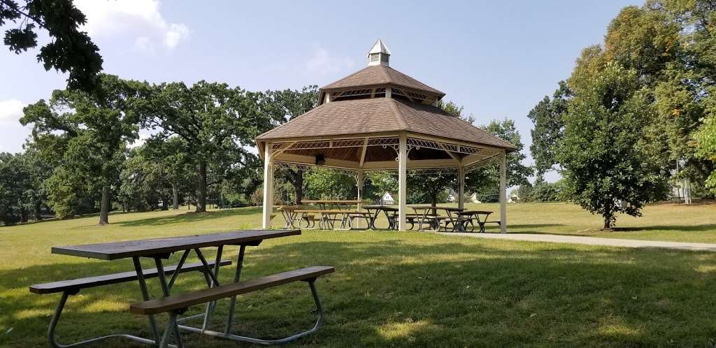 McCullough Park | W Illinois Ave, Aurora, IL 60506, USA | Phone: (630) 897-0516