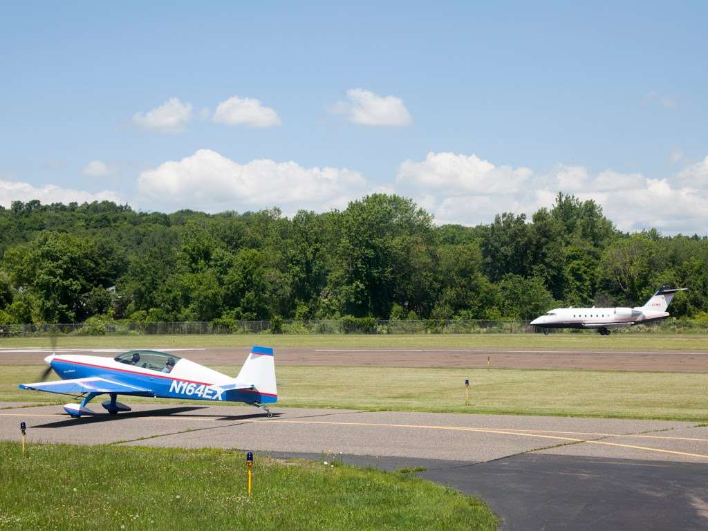 Danbury Municipal Airport | 1 Wibling Rd, Danbury, CT 06810, USA | Phone: (203) 797-4624