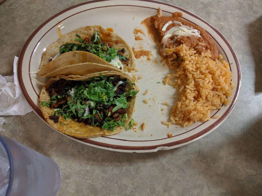 Los Compadres | 1657 Chicago Rd, Chicago Heights, IL 60411, USA | Phone: (708) 709-9115