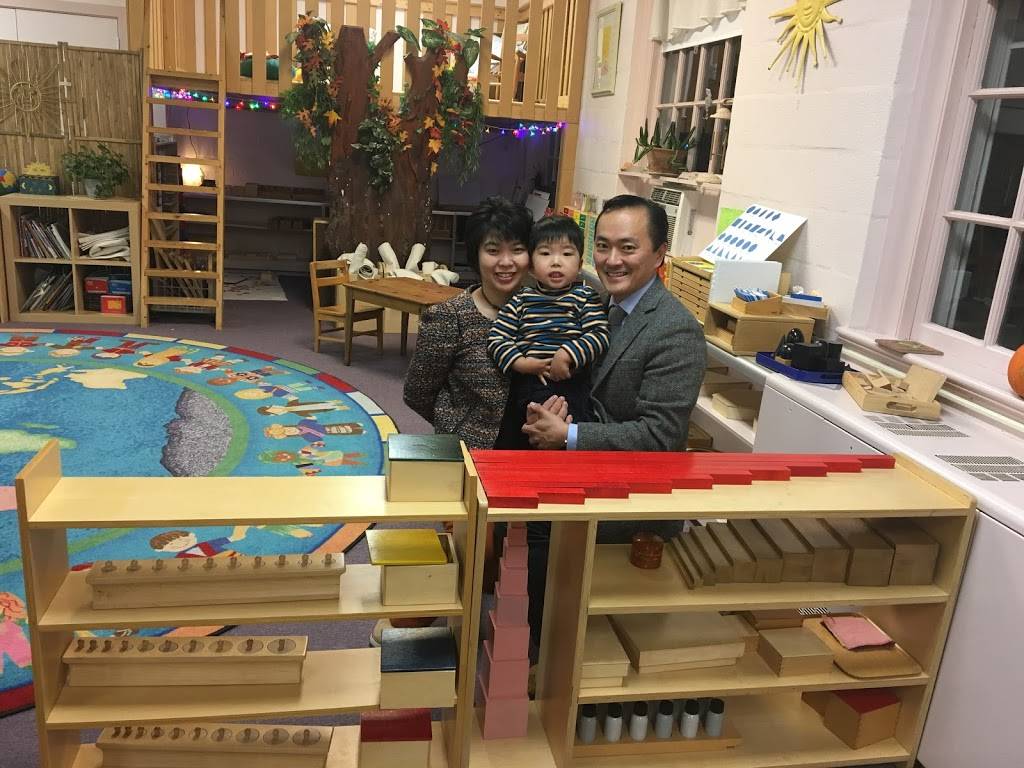 Oneness Family Montessori School | 6701 Wisconsin Ave, Chevy Chase, MD 20815 | Phone: (301) 652-7511