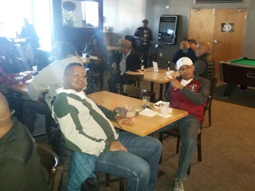 Harpers Bar & Grill | 4202 W 56th St, Indianapolis, IN 46254, USA | Phone: (317) 974-9766