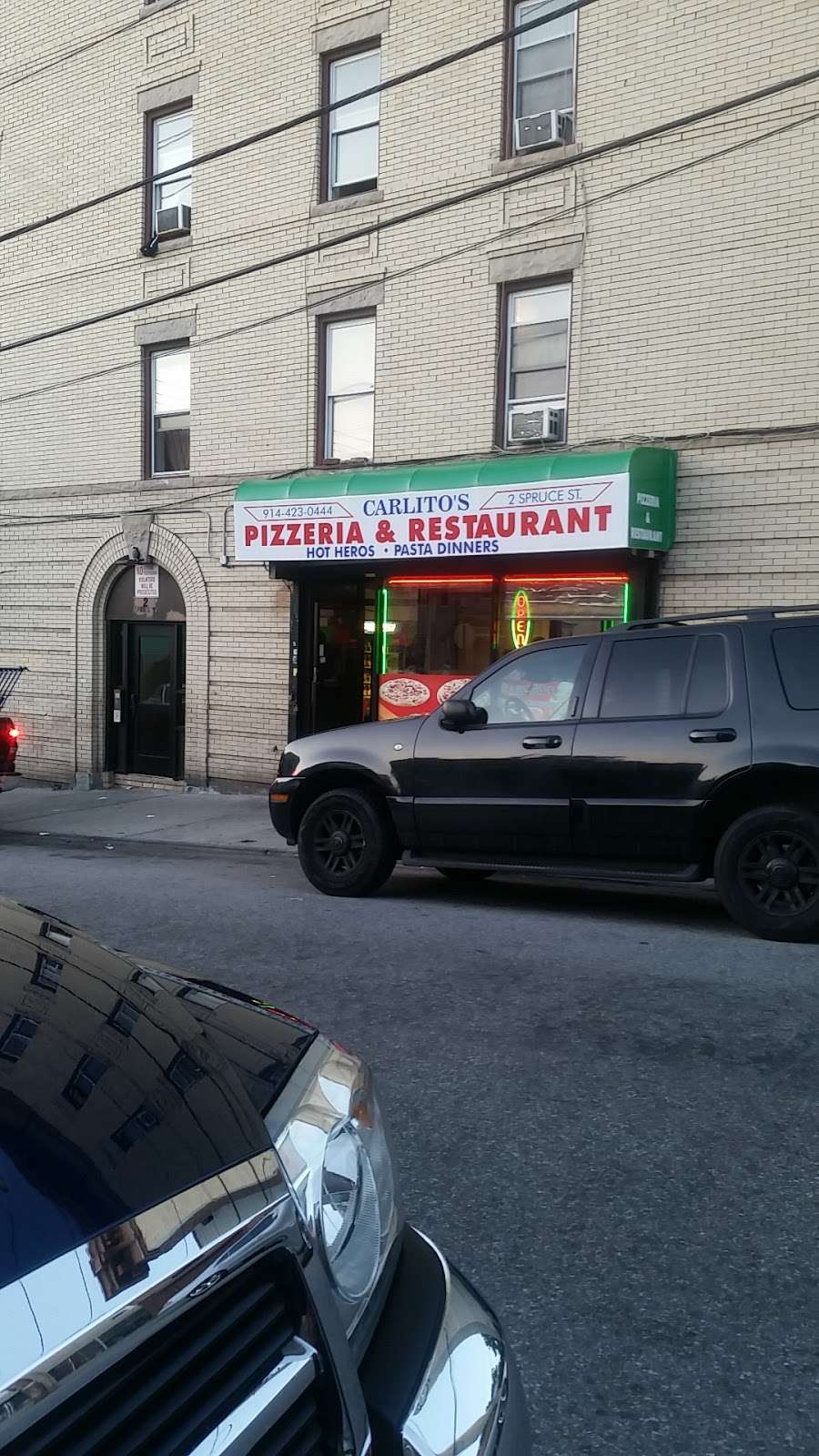 Carlitos Pizzeria Restaurant | 2 Spruce St, Yonkers, NY 10701 | Phone: (914) 423-0444