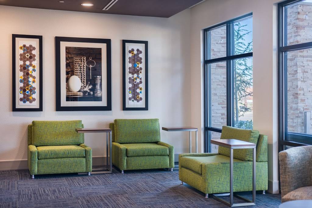 Holiday Inn Express & Suites Fort Worth West | 2620 S Cherry Ln, Fort Worth, TX 76116, USA | Phone: (817) 882-6234