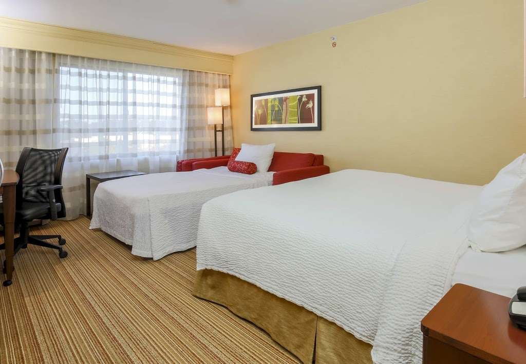 Courtyard by Marriott Potomac Mills Woodbridge | 14300 Crossing Pl, Woodbridge, VA 22192, USA | Phone: (703) 491-4525