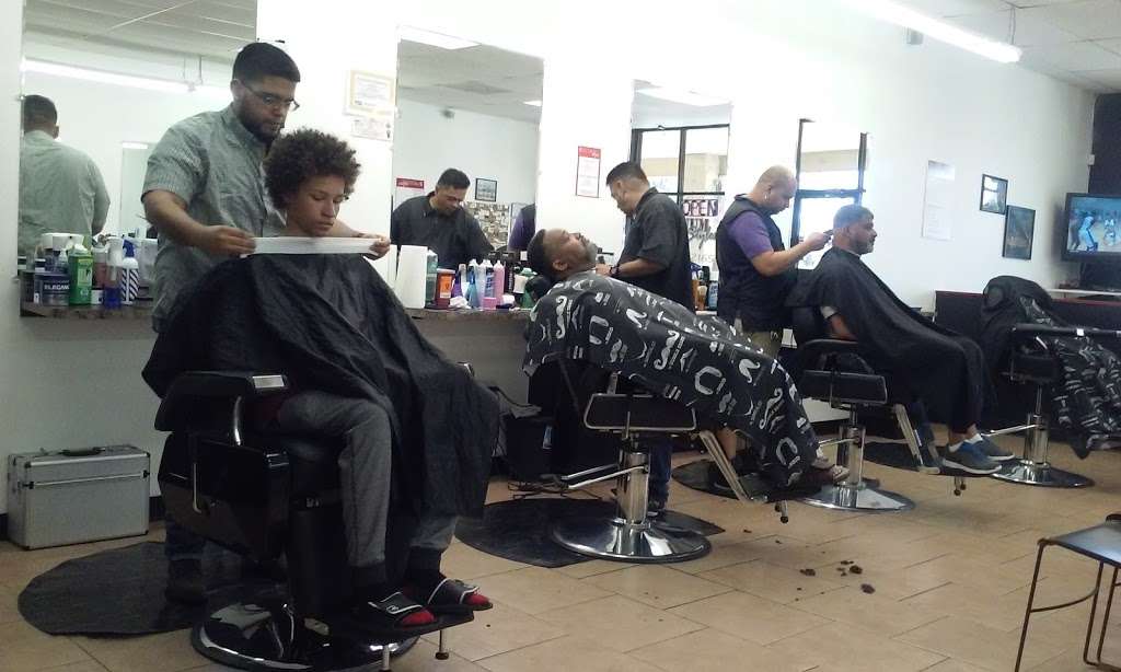 Platinum Styles Barber Shop, Inc. | 8900, 600 Courtland Blvd # 3, Deltona, FL 32738, USA | Phone: (386) 575-2165