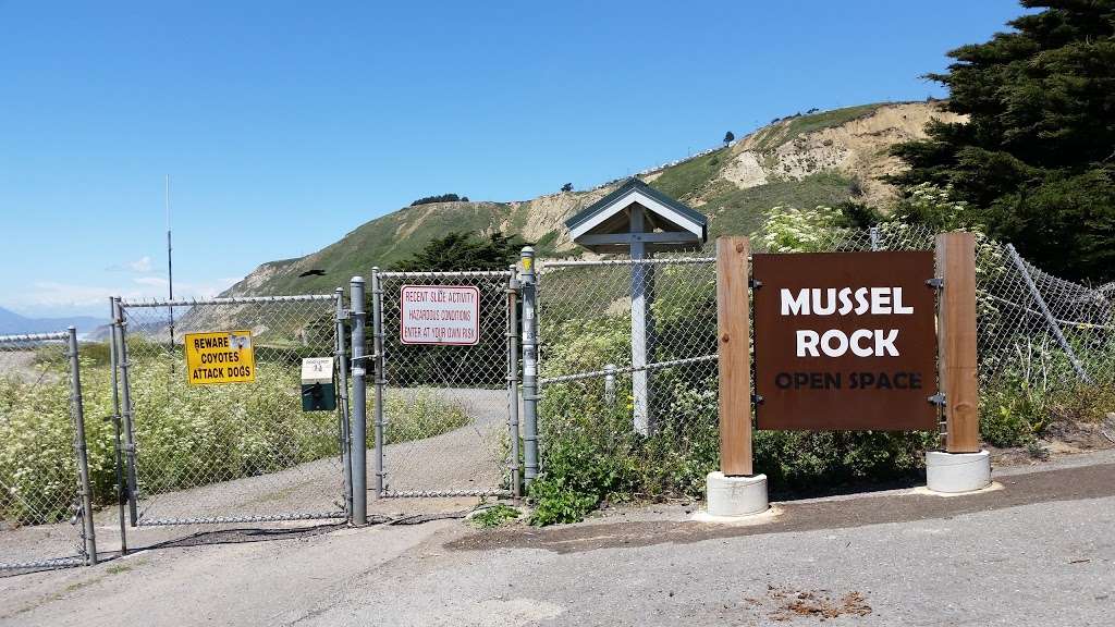 Mussel Rock Park | Skyline Dr & Westline Dr, Daly City, CA 94015, USA | Phone: (650) 991-8000